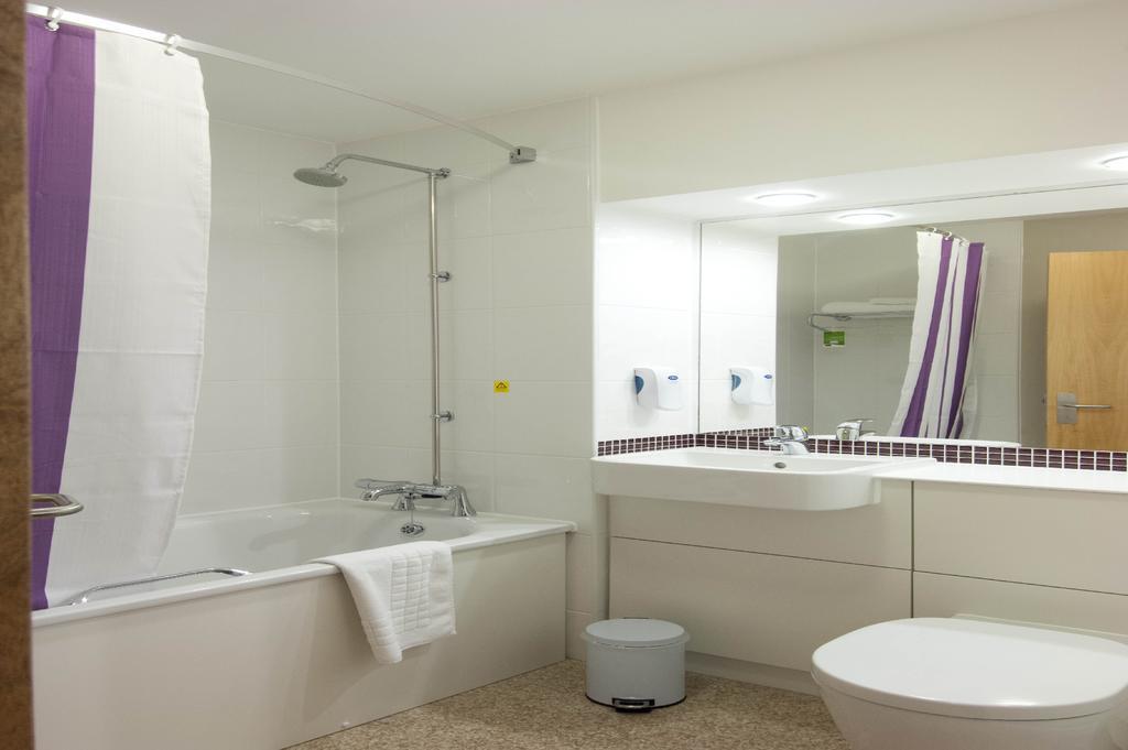 Premier Inn Cannock South Экстерьер фото