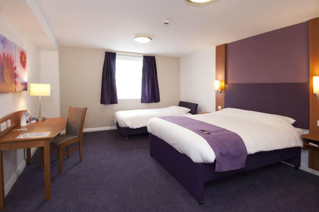 Premier Inn Cannock South Номер фото