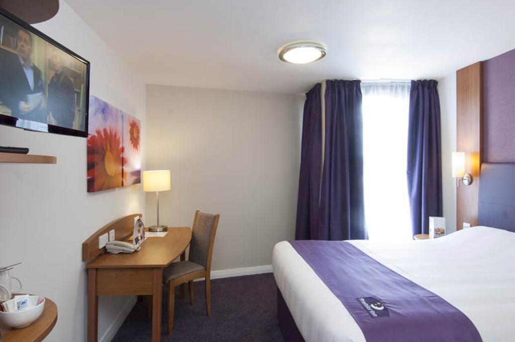 Premier Inn Cannock South Экстерьер фото