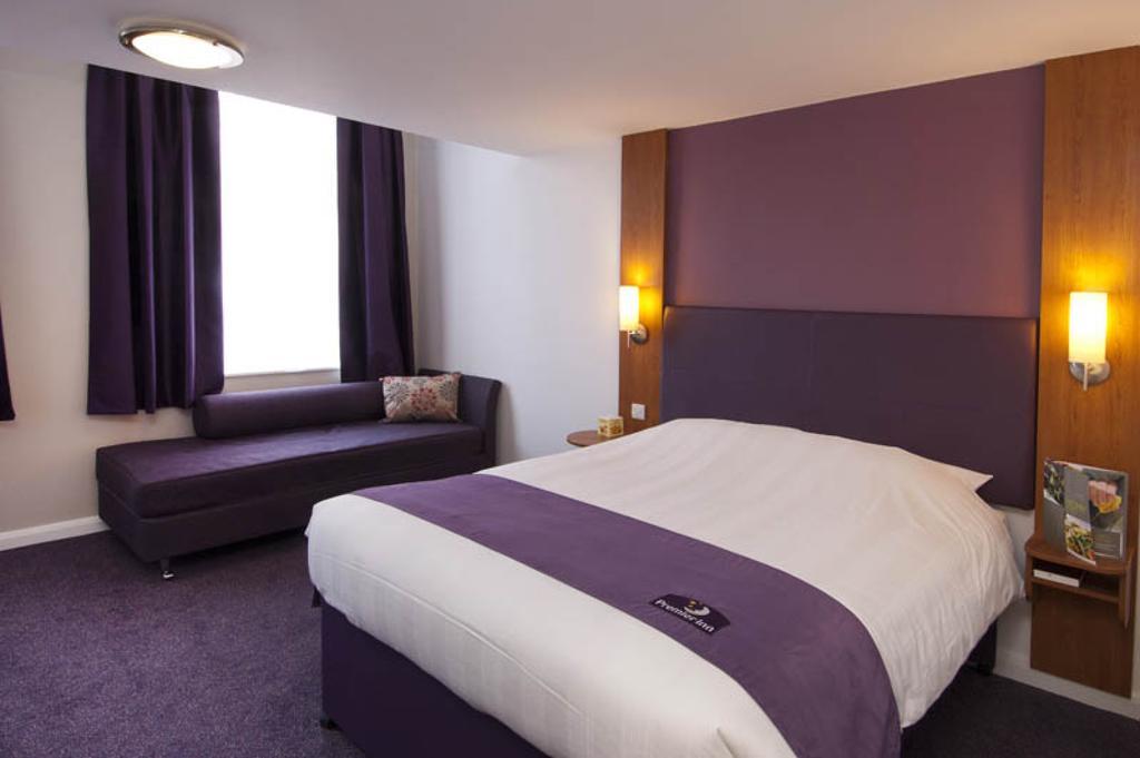 Premier Inn Cannock South Экстерьер фото