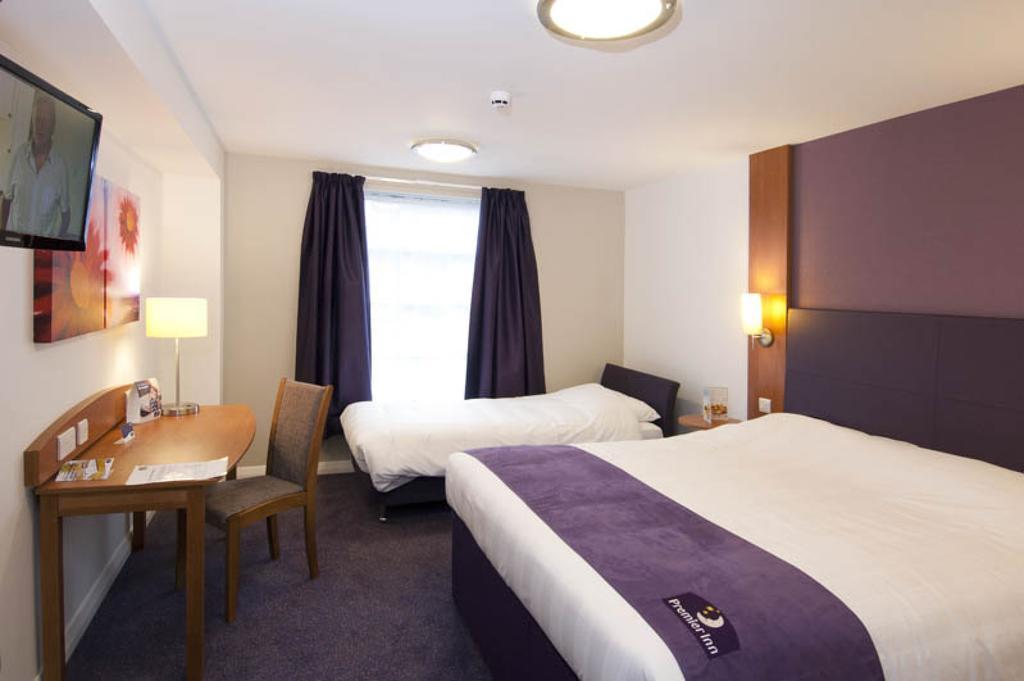 Premier Inn Cannock South Номер фото