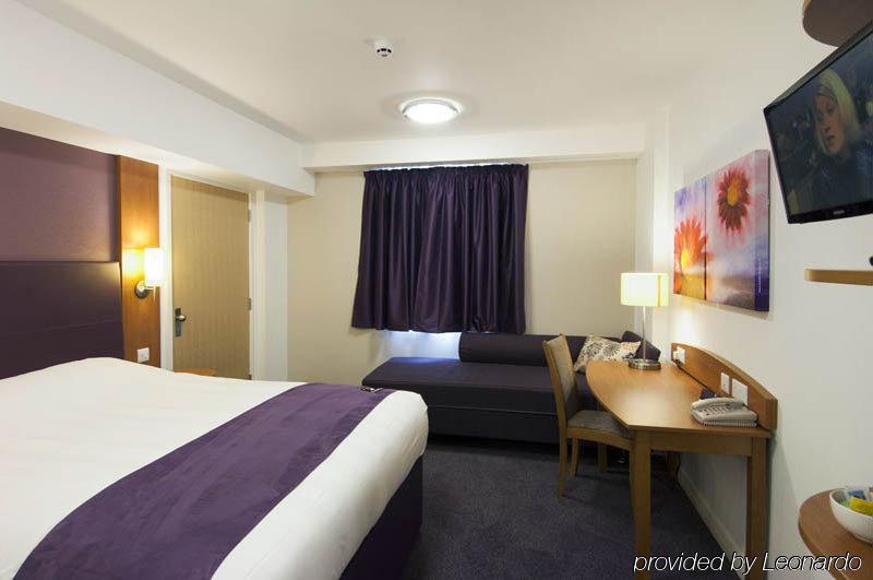 Premier Inn Cannock South Экстерьер фото